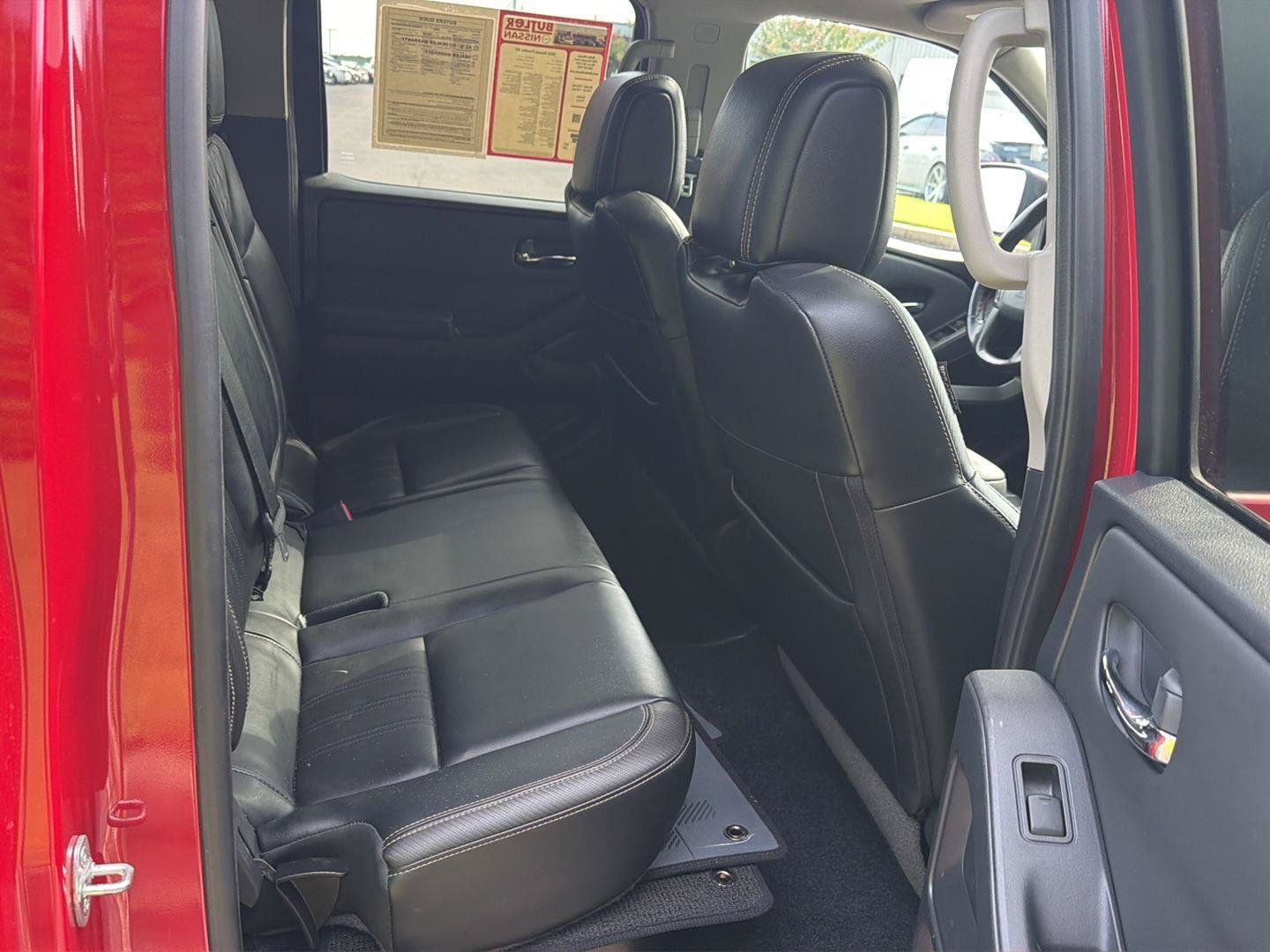Used 2022 Nissan Frontier SV w/ SV Premium Package RWD image 11