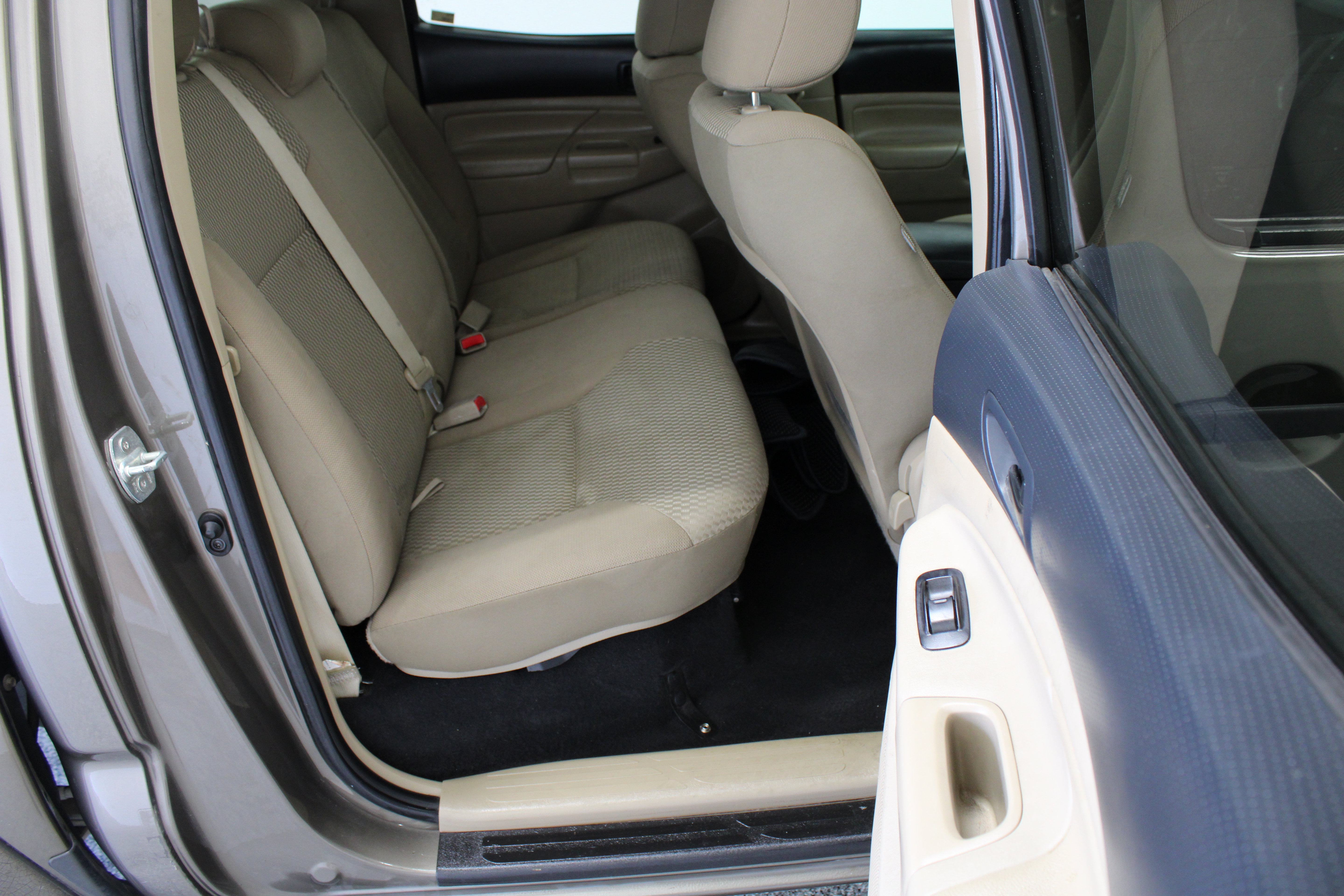 Used 2013 Toyota Tacoma PreRunner w/ SR5 Pkg RWD image 29