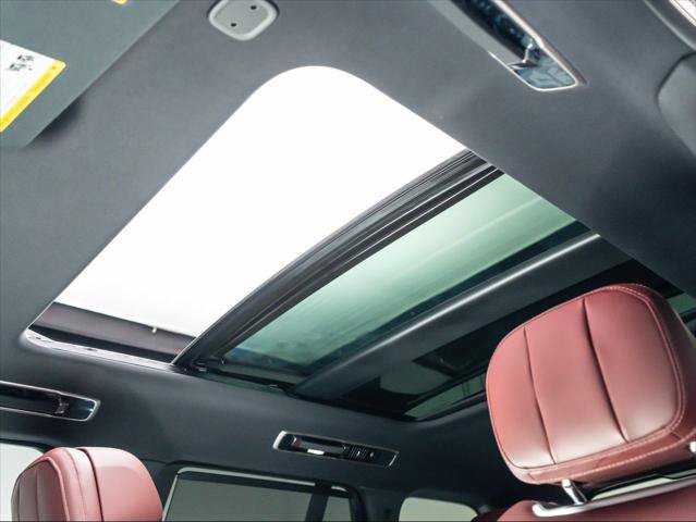 New 2026 Land Rover Range Rover SE AWD/4WD image 13