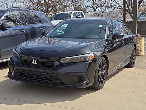 Used 2024 Honda Civic Sport image 2