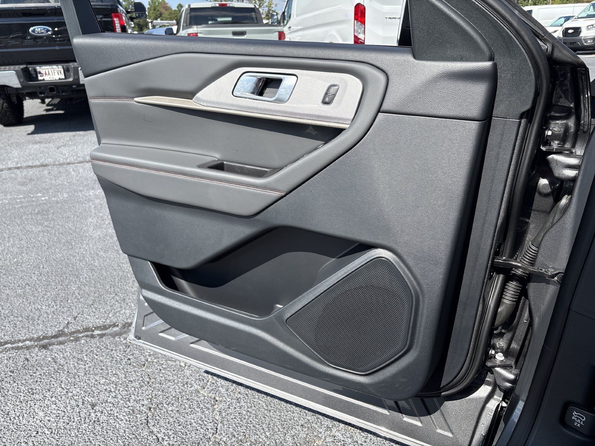 New 2026 Ford Explorer Active RWD image 13