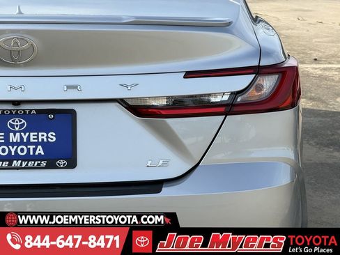 Used 2026 Toyota Camry LE image 9