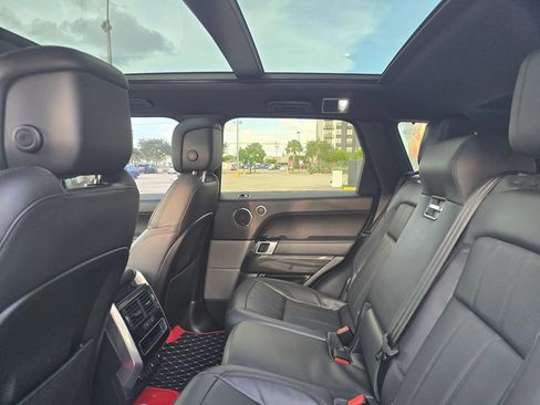 Used 2019 Land Rover Range Rover Sport HSE AWD/4WD image 19
