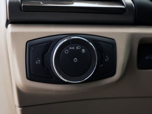 Used 2019 Ford Fusion SEL image 41