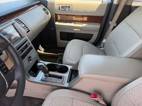 Used 2011 Ford Flex Limited w/ Rapid Spec Order Code AWD/4WD image 12