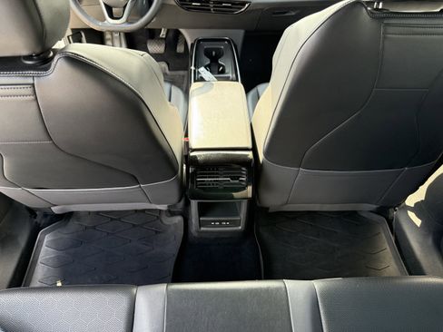 Used 2023 Volkswagen ID.4 Pro S image 17