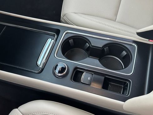 Used 2025 Lincoln Corsair AWD w/ Equipment Group 101A image 23