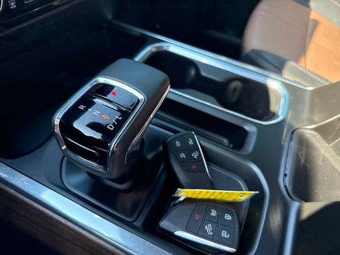 Used 2024 Chevrolet Silverado 1500 High Country image 30