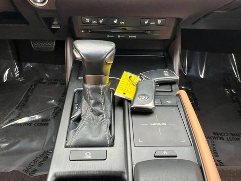 Used 2019 Lexus ES 350 w/ Premium Package FWD image 11