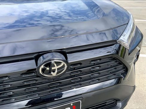 Used 2024 Toyota RAV4 XLE Premium image 30