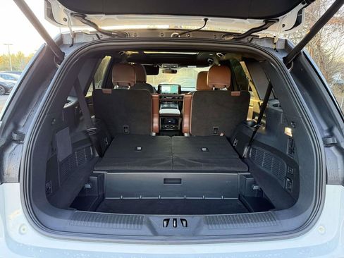 Used 2025 Lincoln Aviator Reserve image 25