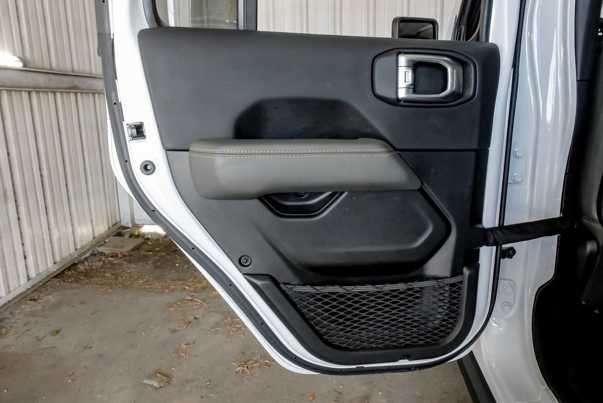 Used 2024 Jeep Gladiator Mojave w/ Convenience Group AWD/4WD image 46