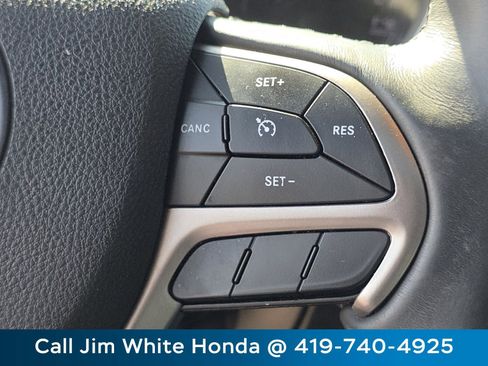 Used 2018 Jeep Grand Cherokee Overland AWD/4WD image 30
