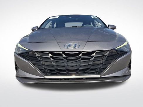 Used 2023 Hyundai Elantra SEL w/ Preferred Accessory Package image 3