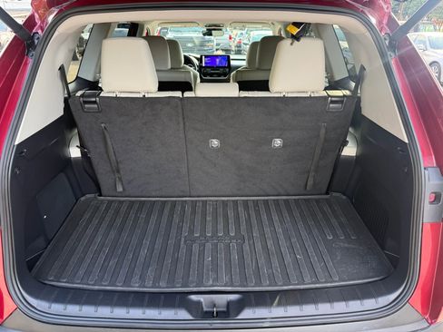 Used 2024 Toyota Grand Highlander AWD image 11