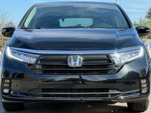 Used 2023 Honda Odyssey Touring image 2