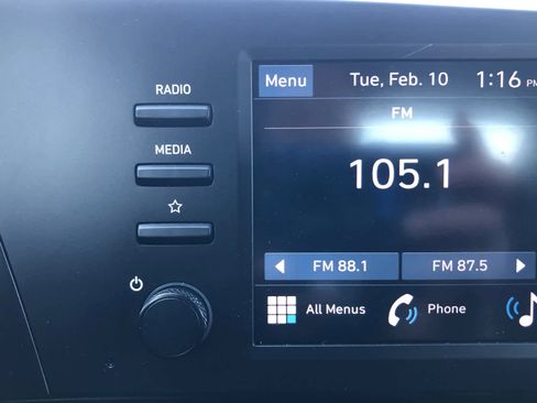 Certified 2025 Hyundai Elantra Sport image 11