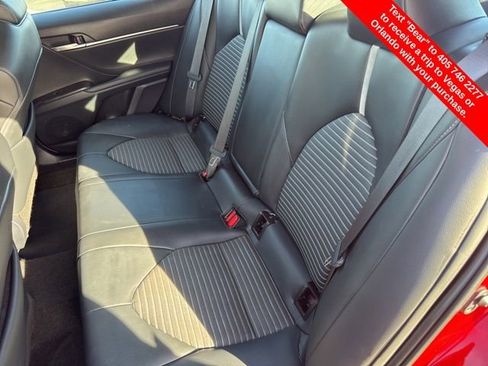 Used 2023 Toyota Camry SE image 12