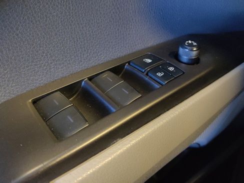 Used 2021 Toyota Camry SE image 27