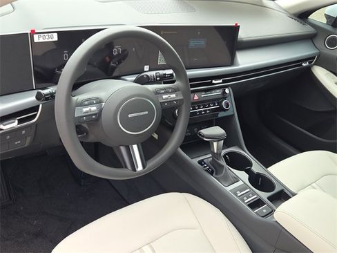 Certified 2025 Hyundai Sonata SE image 15