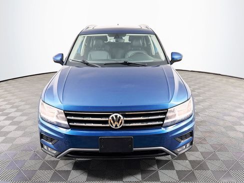 Used 2018 Volkswagen Tiguan SEL w/ 3rd Row Seat Package AWD/4WD image 2