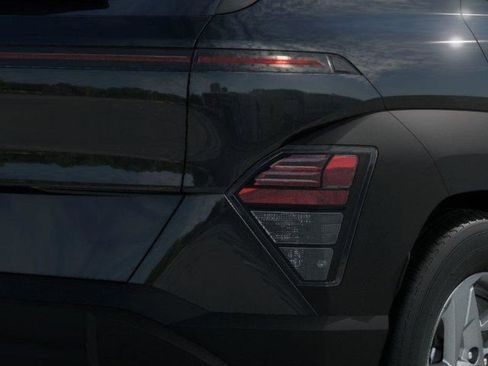 New 2026 Hyundai Kona SE image 11