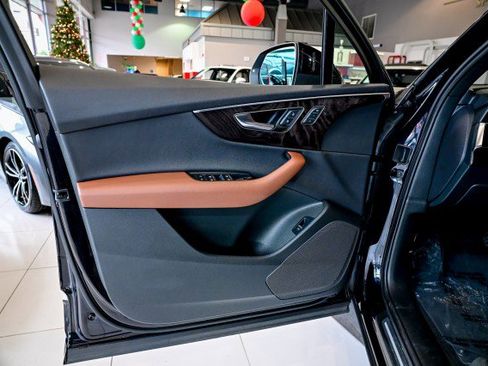 Used 2021 Audi Q7 3.0T Premium image 15