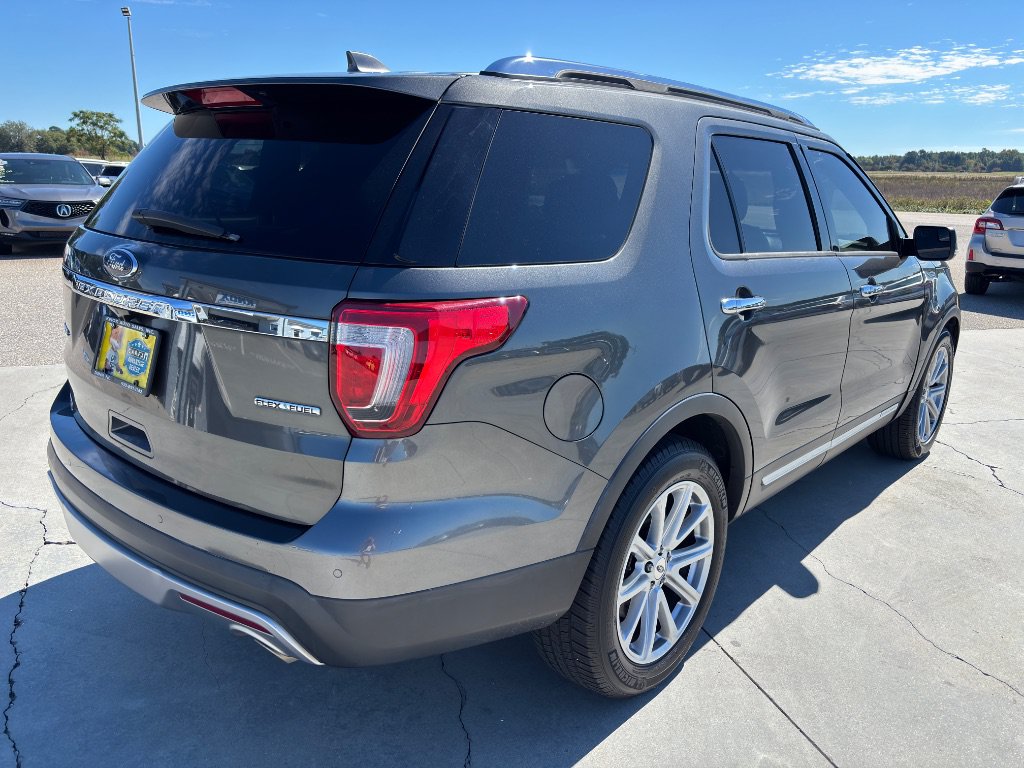 Used 2016 Ford Explorer Limited FWD image 4