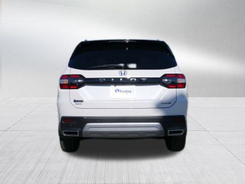 New 2025 Honda Pilot Touring image 4