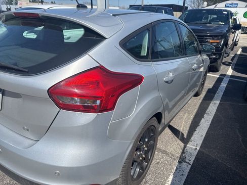 Used 2016 Ford Focus SE w/ Equipment Group 201A image 5