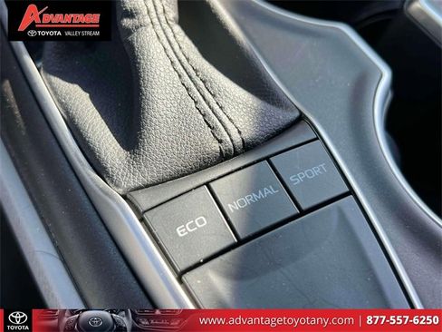 Certified 2022 Toyota Camry LE image 35