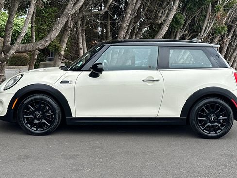 Used 2016 MINI Cooper 2-Door Hardtop image 7