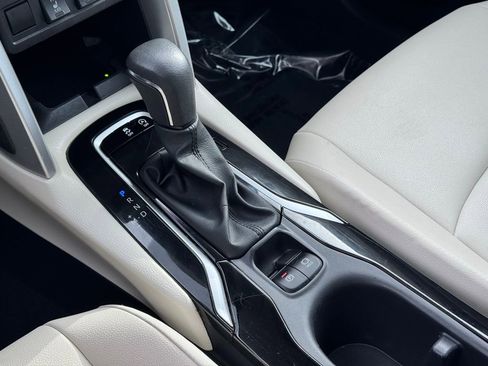 Certified 2024 Toyota Corolla Cross XLE image 20