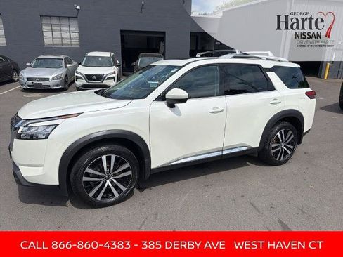 Certified 2023 Nissan Pathfinder Platinum AWD/4WD image 4