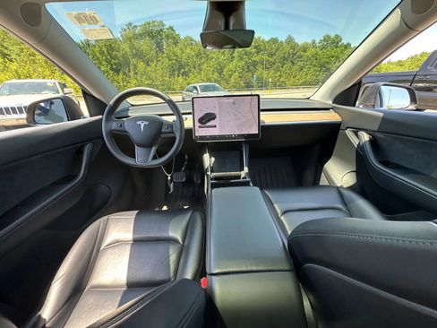 Used 2021 Tesla Model Y Long Range AWD/4WD image 11