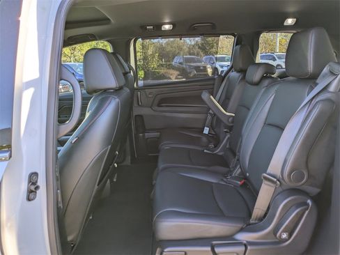 Used 2023 Honda Odyssey Sport image 13