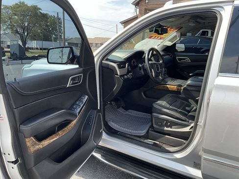 Used 2015 GMC Yukon XL Denali w/ Open Road Package AWD/4WD image 28