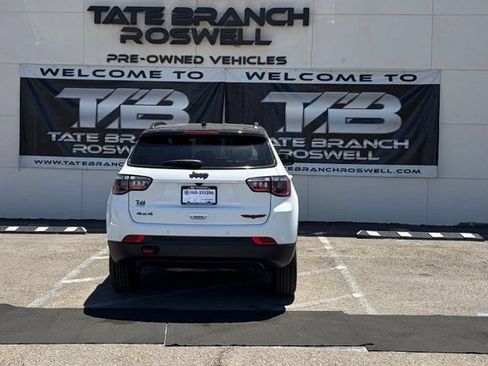Used 2025 Jeep Compass Trailhawk AWD/4WD image 9