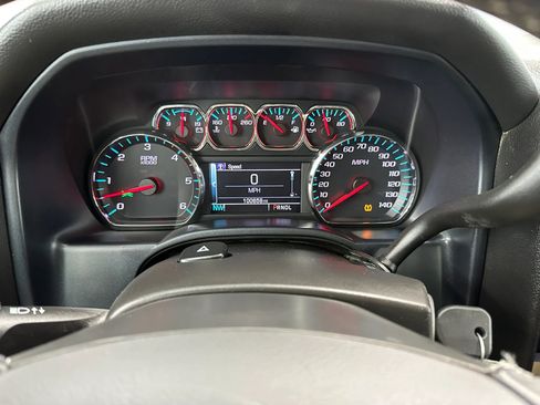 Used 2018 Chevrolet Silverado 1500 LT AWD/4WD image 17