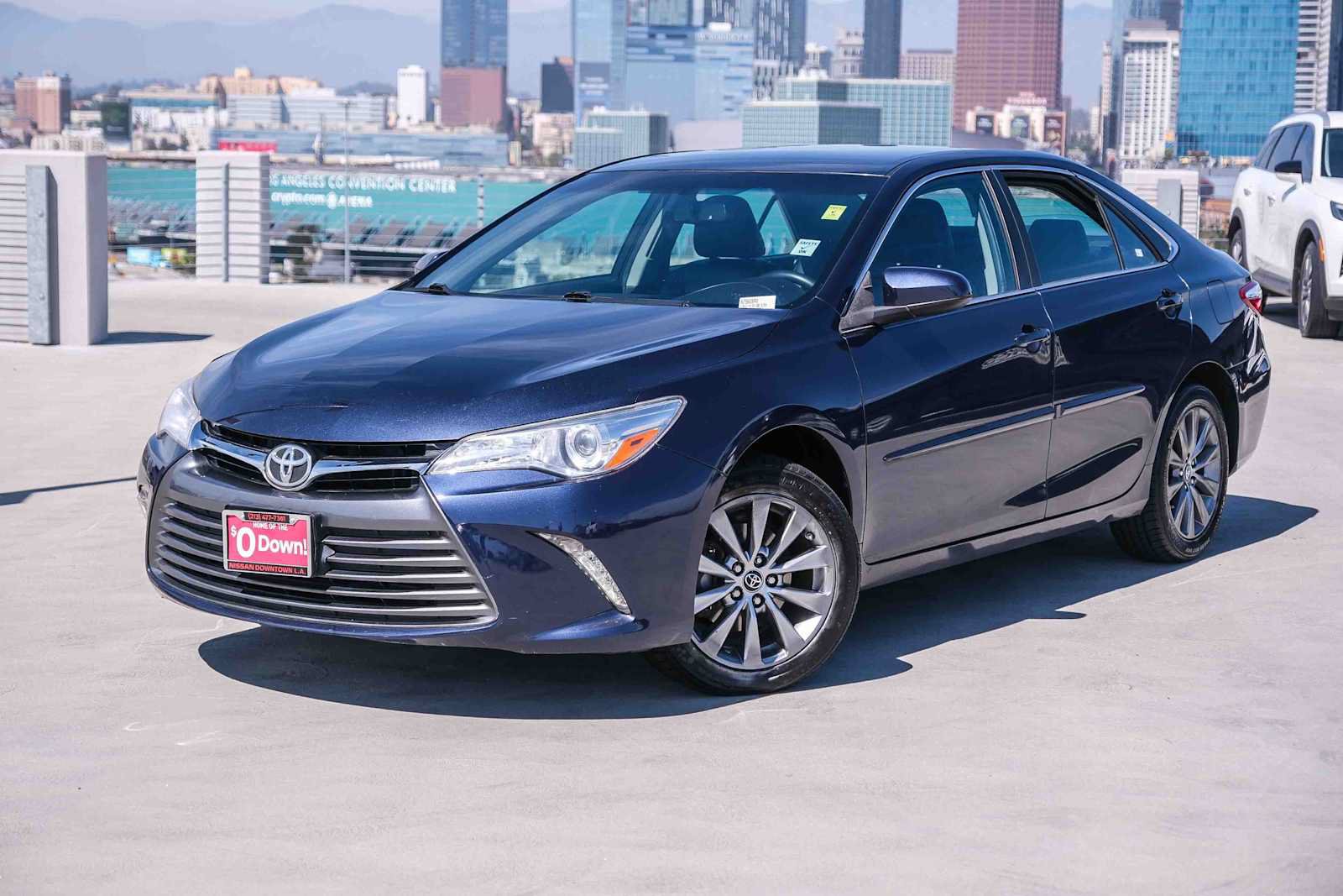 Used 2017 Toyota Camry XLE w/ Convenience Package FWD image 1