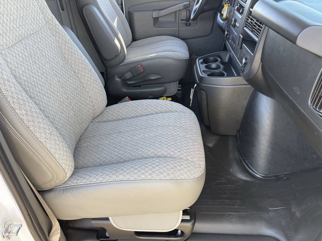 New 2025 GMC Savana 2500 Extended w/ Driver Convenience Package RWD image 27