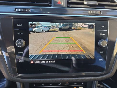 Used 2023 Volkswagen Tiguan SE R-Line image 34