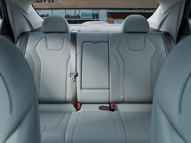 Certified 2026 Hyundai Elantra Limited FWD image 12