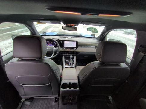 Used 2025 Chevrolet Colorado ZR2 w/ Technology Package image 20