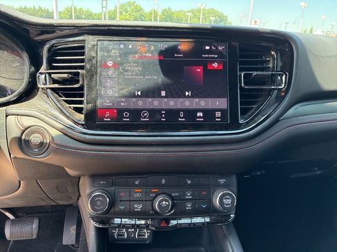 Used 2025 Dodge Durango GT AWD/4WD image 14