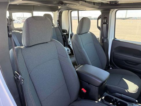 New 2026 Jeep Gladiator Sport image 19