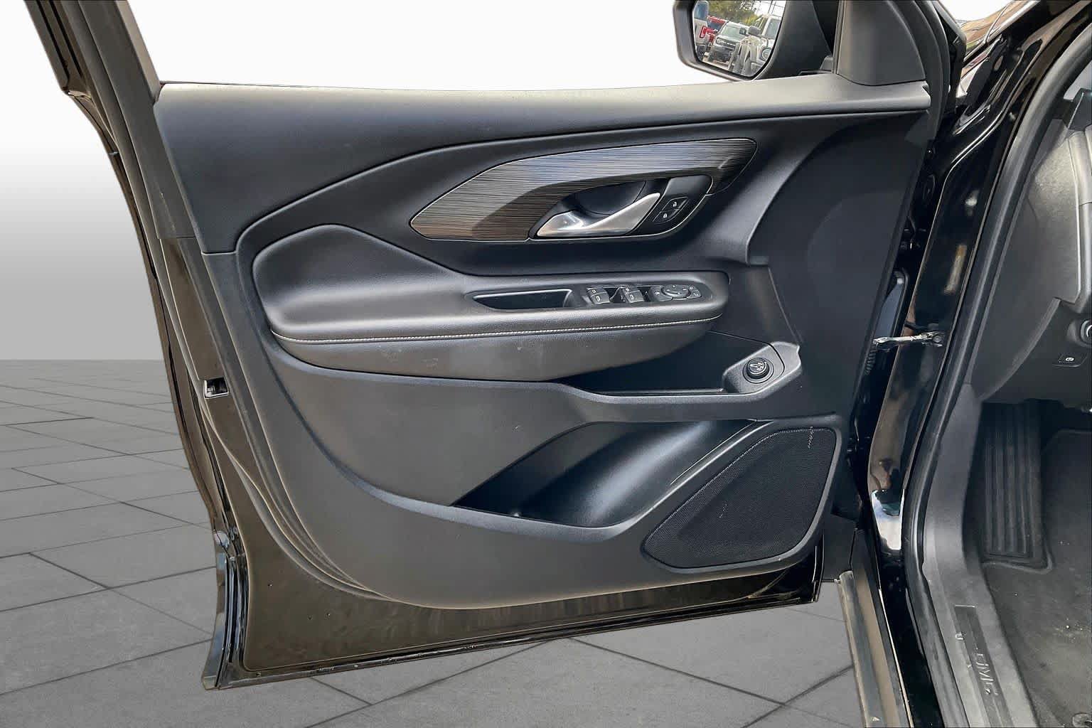 Used 2022 GMC Terrain SLE w/ Driver Convenience Package FWD image 20