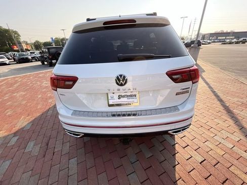 Used 2022 Volkswagen Tiguan SEL R-Line AWD/4WD image 32