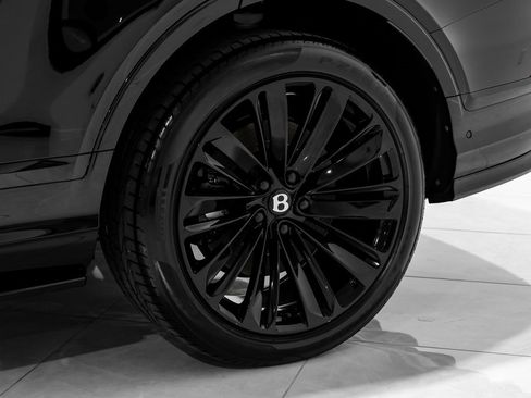 Used 2023 Bentley Bentayga Speed image 64