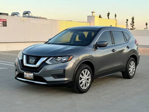 Used 2017 Nissan Rogue S image 8